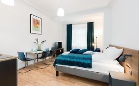 Kwiatowa Studio Apartment Poznań City Center by Renters